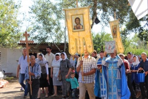 Православные села Дунайское отметили храмовый праздник иконы Божией Матери "Неопалимая купина"