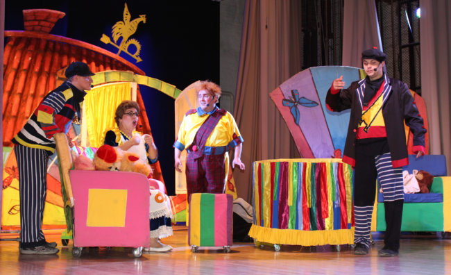 Гастроли львовского театра начались с премьеры детского спектакля-сказки "Малыш и Карлсон"
