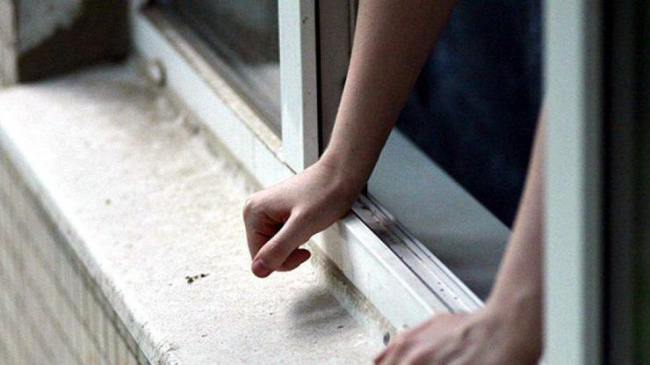 В Одессе 11-летний ребенок выпал с 19-го этажа – возможно, самоубийство