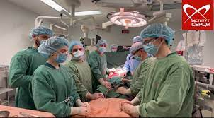 Київські лікарі провели надскладну операцію онкохворій пацієнтці